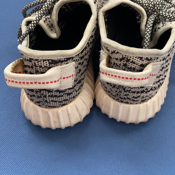 RARE Authentic Yeezy’s Turtle Dove - Picture 6 of 6
